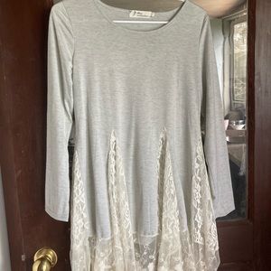 Women’s elegant top size small